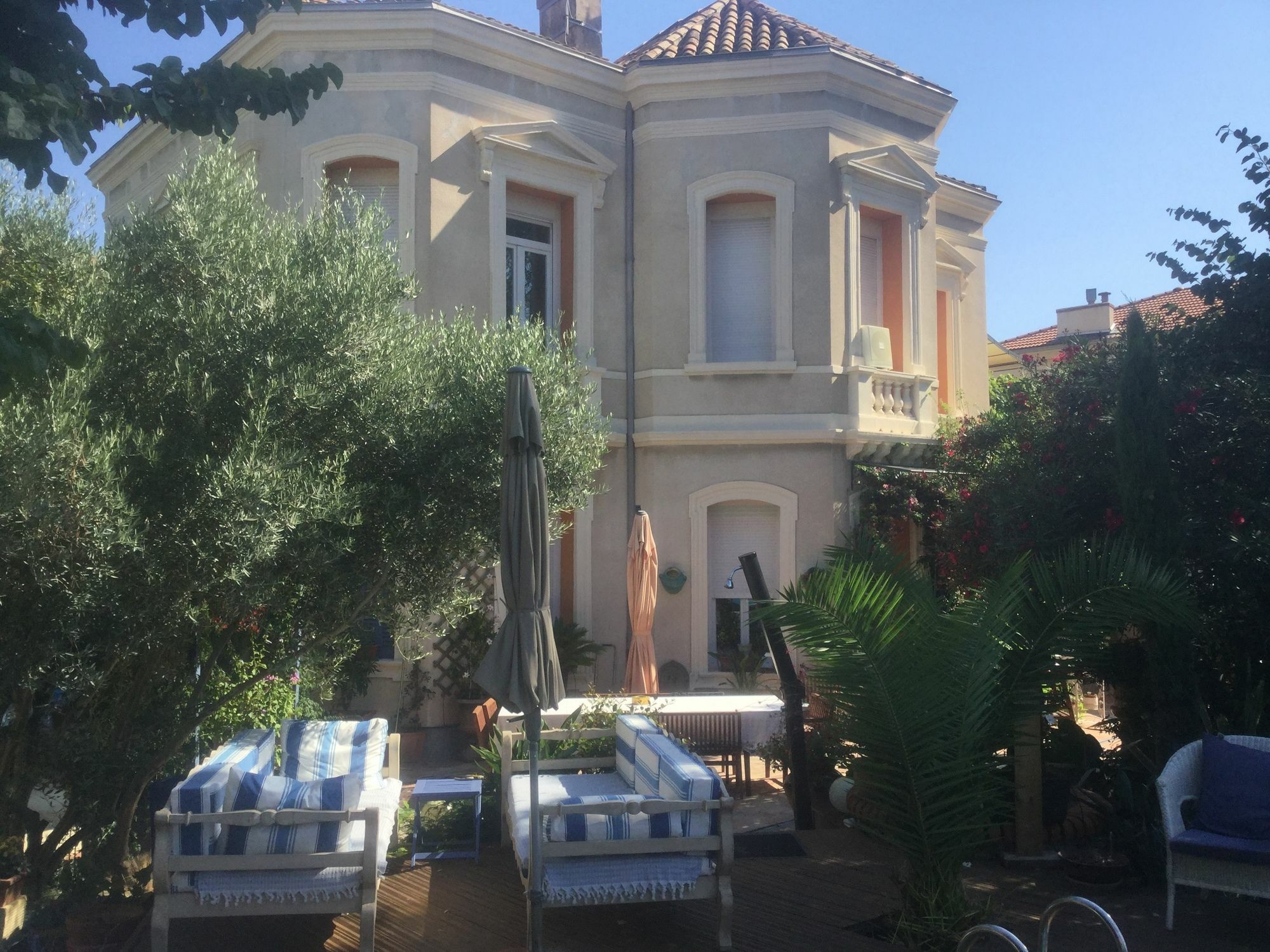 A L'Ombre Du Cedre Hotell Hyères Eksteriør bilde